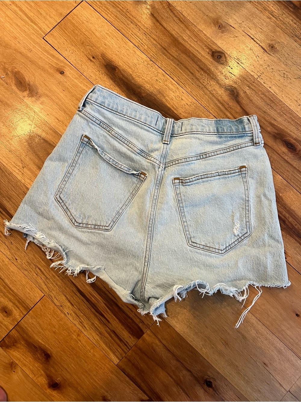 Abercrombie & Fitch The Dad Short - High Rise - Light Blue Distressed Denim - Picture 3 of 3